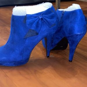 COPY - Women classy boots. Make blue your new fav…